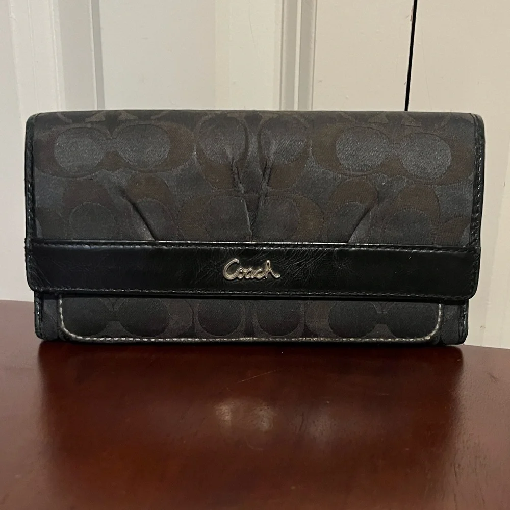 Coach Vintage Ashley Trifold Wallet Black Signature Logo Canvas Leather